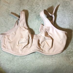 Wacoal Underwire sports bra size 40C